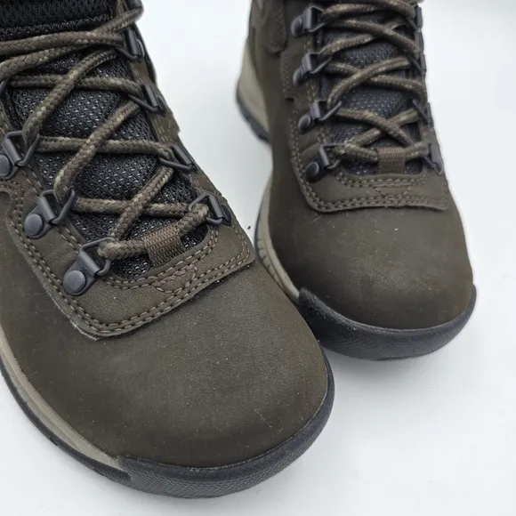 NWOT Columbia Women’s Newton Ridge™ Plus Waterproof Hiking Boots, Size 6