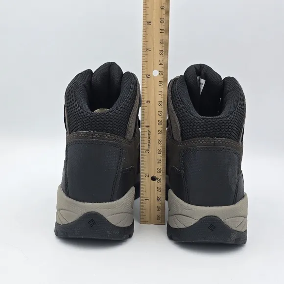 NWOT Columbia Women’s Newton Ridge™ Plus Waterproof Hiking Boots, Size 6