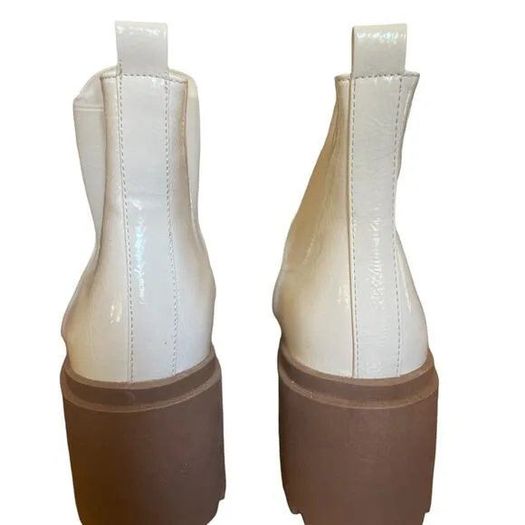 NWOT Diba Boots Womens 9.5 CHELSEA Patent Leather Chunky Platform Pull On Cream
