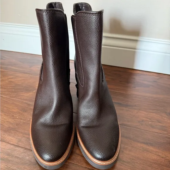 NWOT Elegant Brown Faux Leather Ankle Boots by Naturalizer-Size 10