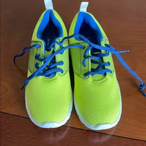 NWOT FootJoy Green and Blue Golf Sneakers Lightweight Mesh