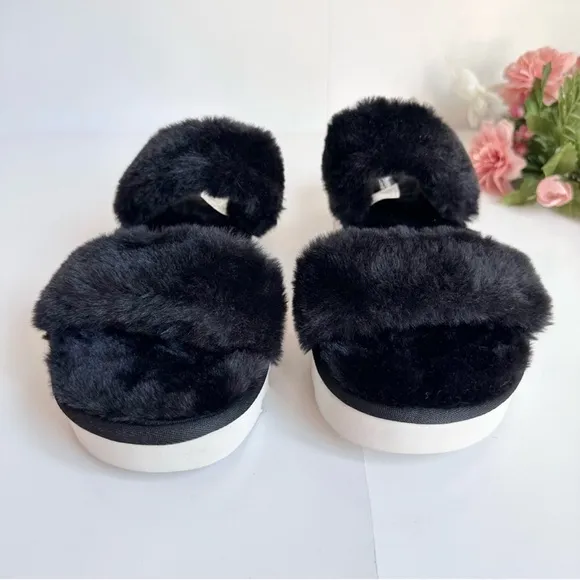 NWOT Koolaburra by UGG Fuzz-On Black Faux-Fur Slide Sandals
