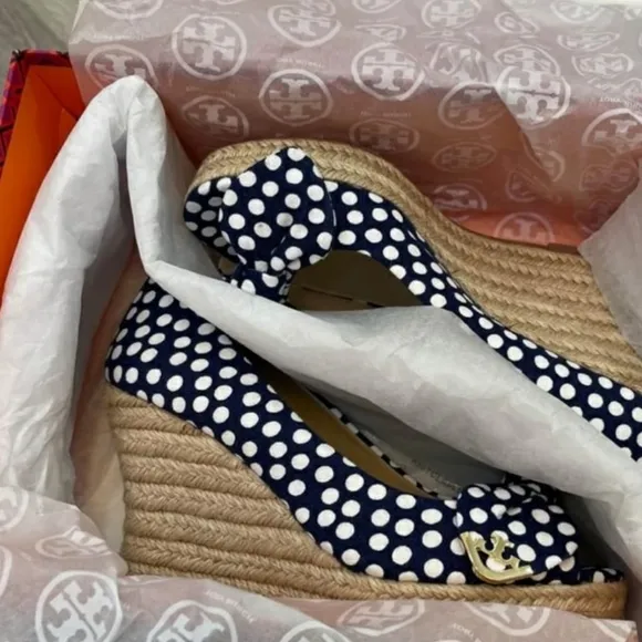 NWoT POLKA DOT Tory Burch White Polka Dot NAVY Wedge Heels Sandals Sz 9-Last 1