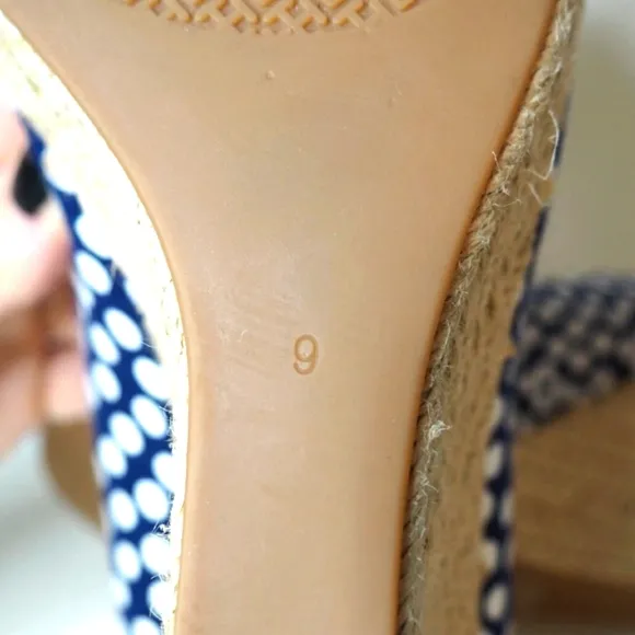 NWoT POLKA DOT Tory Burch White Polka Dot NAVY Wedge Heels Sandals Sz 9-Last 1