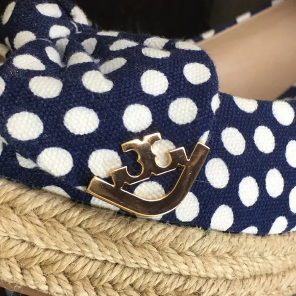 NWoT POLKA DOT Tory Burch White Polka Dot NAVY Wedge Heels Sandals Sz 9-Last 1