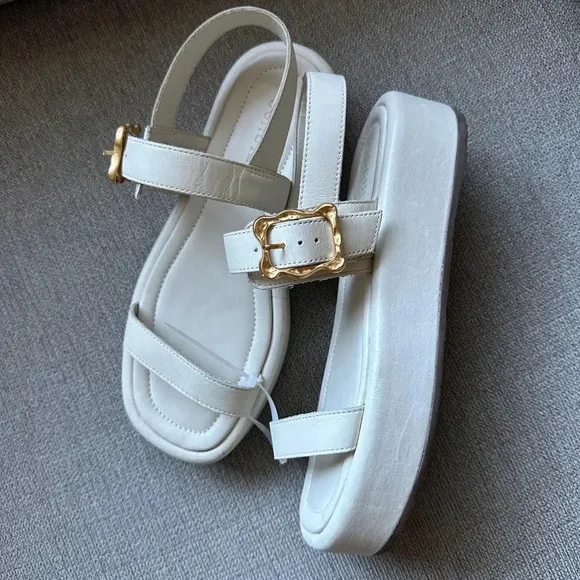 NWOT SCHUTZ Wavy Flatform Sandals - size 7.5