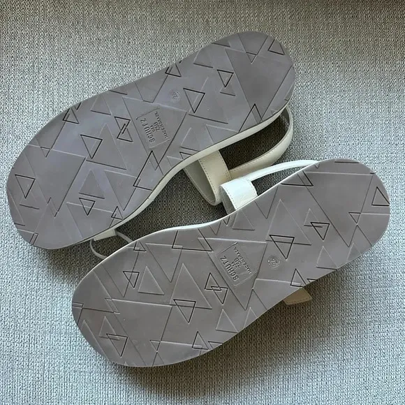 NWOT SCHUTZ Wavy Flatform Sandals - size 7.5