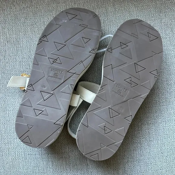 NWOT SCHUTZ Wavy Flatform Sandals - size 7.5