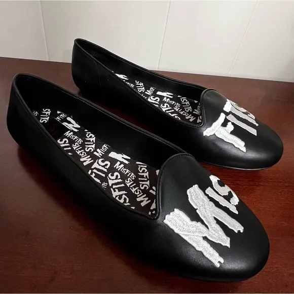 NWOT STRANGE CULT x MISFITS band Lydia slip on Flats black &amp; white goth punk  10