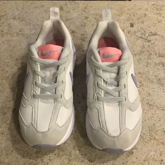 NWOT Toddler Nike Air Max Dawn Sneakers Size 1.5