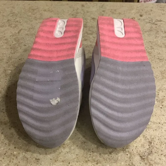 NWOT Toddler Nike Air Max Dawn Sneakers Size 1.5