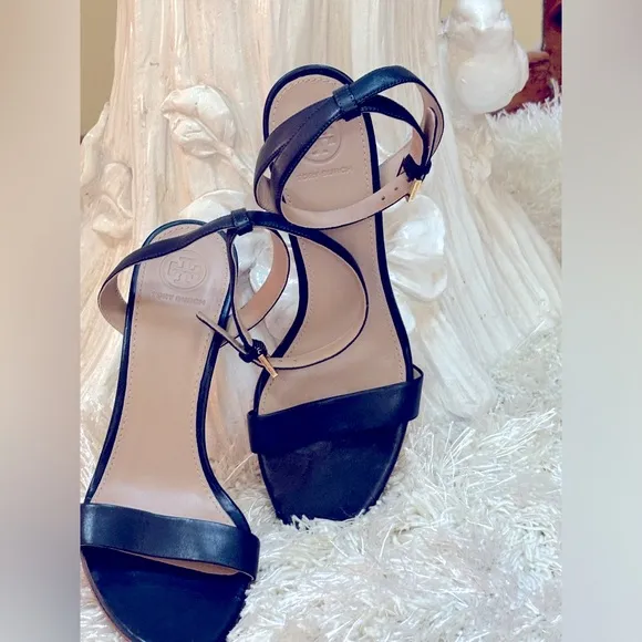 NWOT…Tory Burch Navy Ankle Strap Sandal, S/N 40038