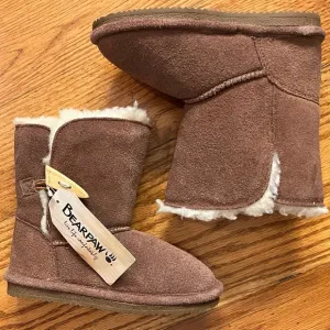 NWT Bearpaw Boots, Brown