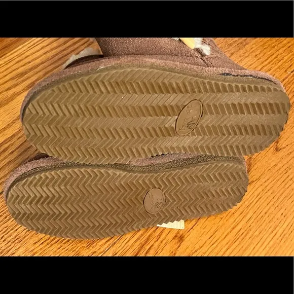 NWT Bearpaw Boots, Brown