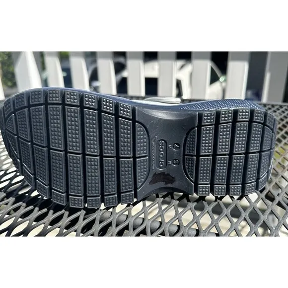 NWT Crocs Mega Crush Women’s Size 7 Mens 5 Matte Grey Sandals