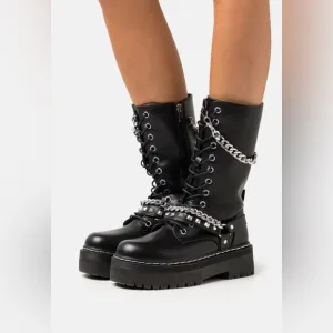 NWT Dockers by Gerli Black Silver Chain Mid Calf Combat Boots Size 37/US 6.5
