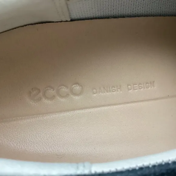 NWT Ecco Women's Soft 7 Sneakers, size US 8/EU 39