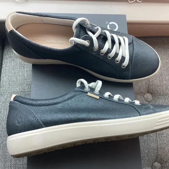 NWT Ecco Women's Soft 7 Sneakers, size US 8/EU 39