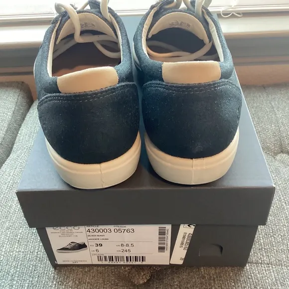 NWT Ecco Women's Soft 7 Sneakers, size US 8/EU 39