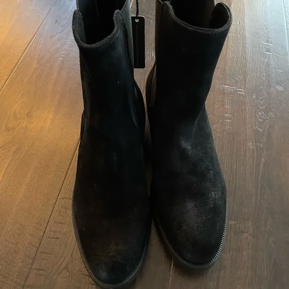 NWT EMANUELE CRASTRO Chelsea Black Italian Leather Distressed Boots Size 41 (10)