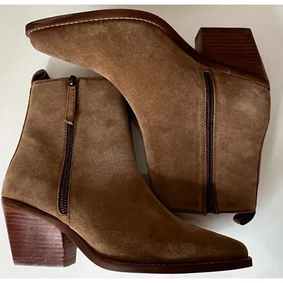 NWT House of Harlow tan suede cowgirl boots. Size 8.