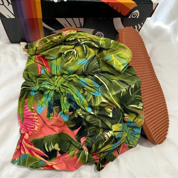 NWT in BOX FARM Rio Rainbow Beaded Tassel Vegan Sandals Sz 7 dust bag reg $225
