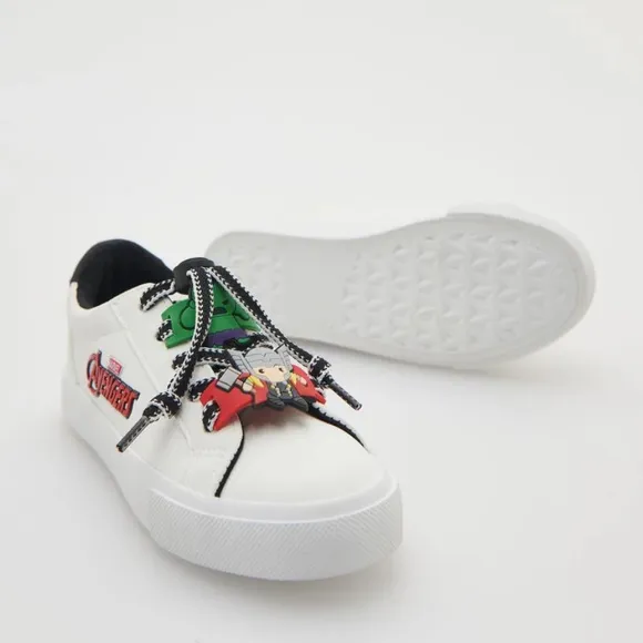 NWT Marvel Avengers Kids Sneakers With Superhero Charms White
