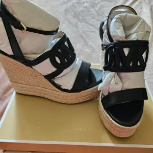 NWT Michael Kors Platform Sandals