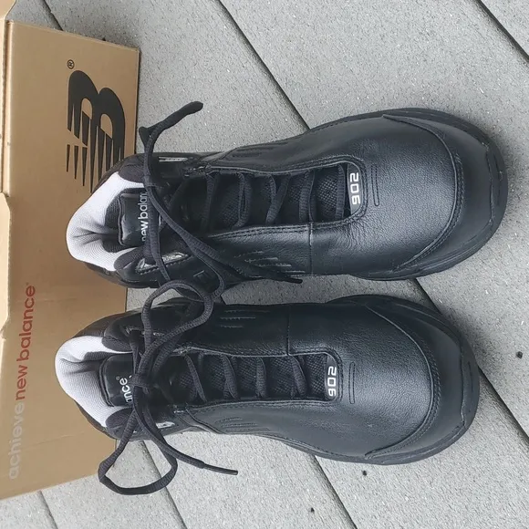 NWT New Balance Team 902 Basketball Sneakers BB902BK