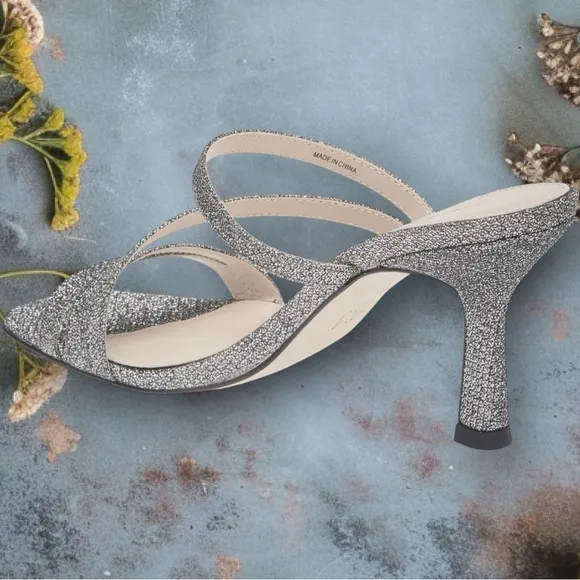 NWT Pelle Moda ‘Ostin’ Heeled Sandals in “Pewter” Metallic Size 9.5