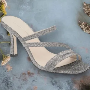 NWT Pelle Moda ‘Ostin’ Heeled Sandals in “Pewter” Metallic Size 9.5