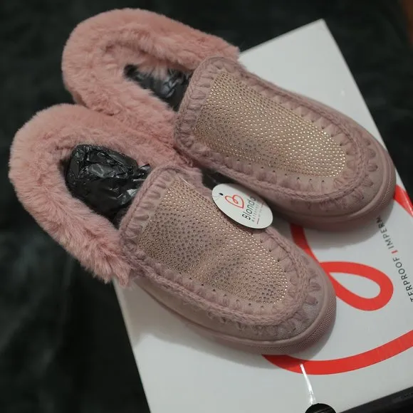 NWT Pink Embellished Waterproof Faux-Fur &amp; Genuine Suede Mocassin Sneakers.