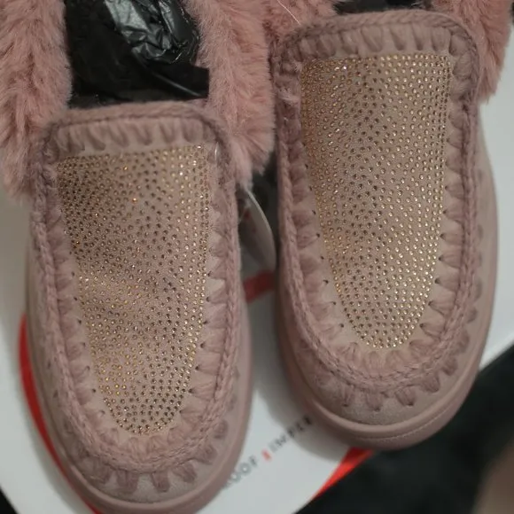 NWT Pink Embellished Waterproof Faux-Fur &amp; Genuine Suede Mocassin Sneakers.