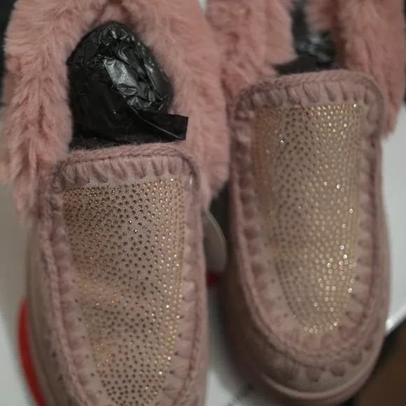 NWT Pink Embellished Waterproof Faux-Fur &amp; Genuine Suede Mocassin Sneakers.