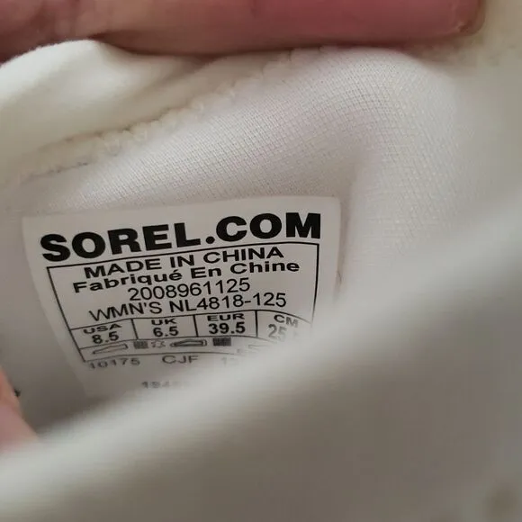 NWT Sorel White and Mint Explorer Defy Mid Mesh Sneakers Size 8.5