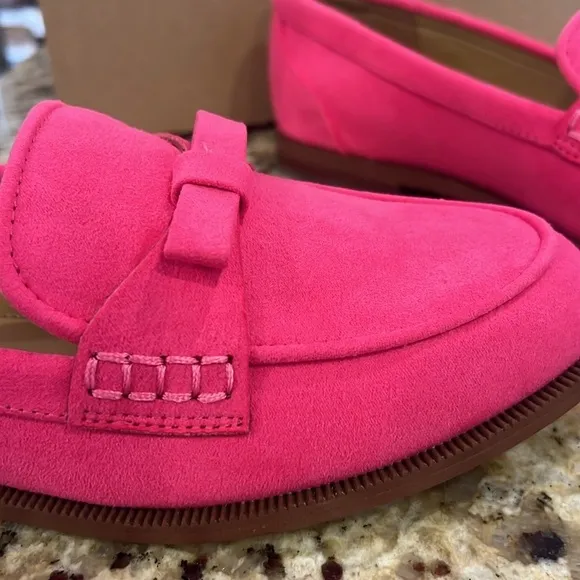NWT STILL IN THE BOX, J.CREW, HOT PINK OR FUCHSIA BOW LOAFERS SIZE 9 WOMEN’S