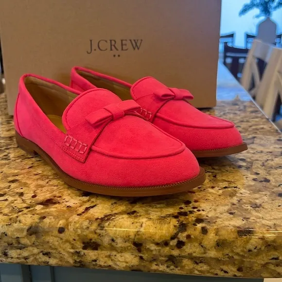 NWT STILL IN THE BOX, J.CREW, HOT PINK OR FUCHSIA BOW LOAFERS SIZE 9 WOMEN’S