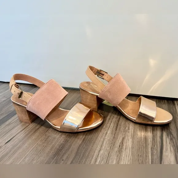 NWT TOMS Sandals, Size 7