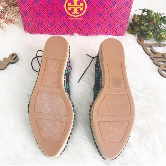 NWT Tory Burch Sonoma Embroidered Ghillie Flats