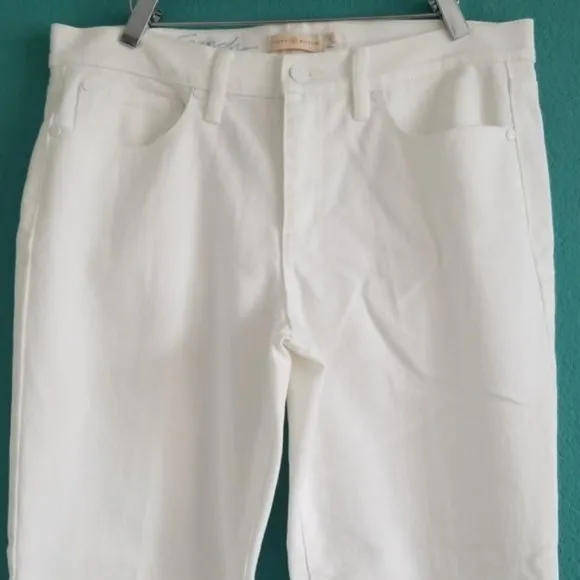 NWT {Tory Burch} White Sadie Straight Leg Cropped Jean