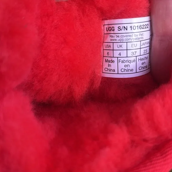 NWT! UGG Mini II Boots!
