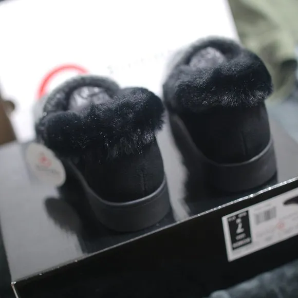 NWT Waterproof Genuine Suede and Faux Fur Mocassin Boots.