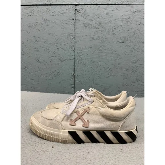 Off-White Vulcanized Low Canvas Sneakers Size 37 White Black Arrows Stripe Sole