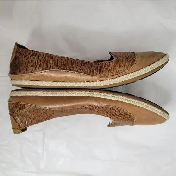 Olukai leather slip on Esperellda Flats W9