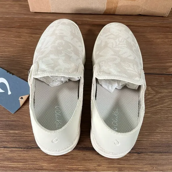Olukai NEW Peheua White Slip-On Sneakers Loafers Women’s Size 5 Shoes Sneakers
