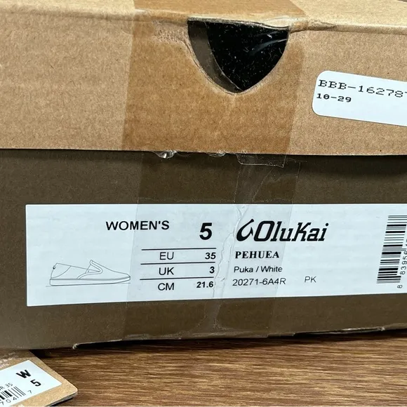 Olukai NEW Peheua White Slip-On Sneakers Loafers Women’s Size 5 Shoes Sneakers