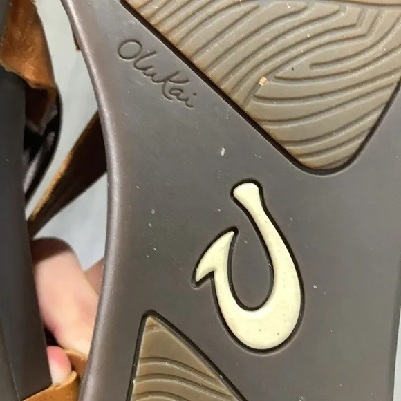 Olukai Upena Brown Leather &amp; Gold Adjustable Strap Sandals size 10