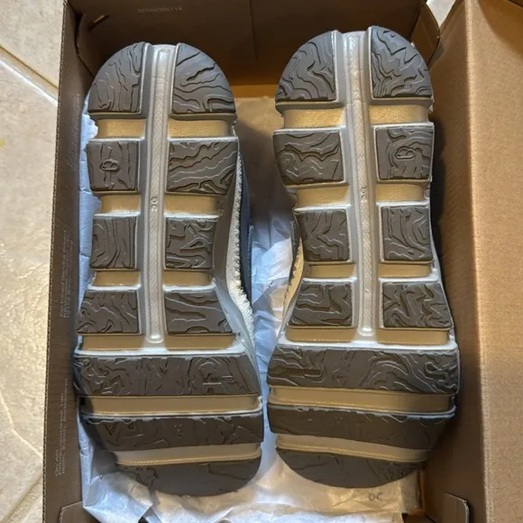 On Cloudaway Sneakers