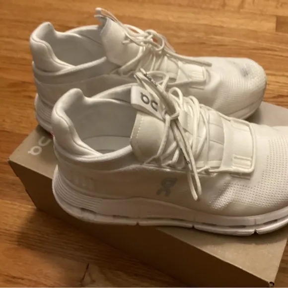 ON Cloudnova On Running White Modern Design Size 7.5