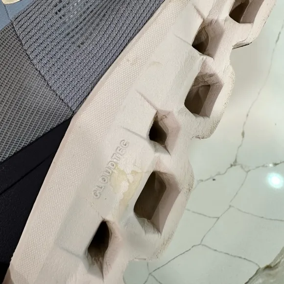 On Running Cloudstratus Sneakers. Men’s size 10 M. Color Fossil Midnight.